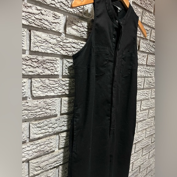 Elegant Black Sleeveless Jumpsuit - Picture 5 of 5